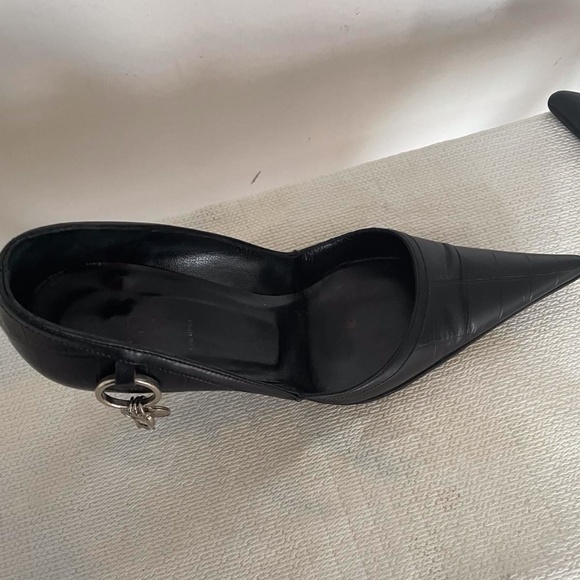 GIANFRANCO FERRE SIZE 39 SNAKE HEELS - Picture 5 of 7